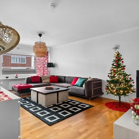 Homelike 3br With Private Sauna In Centre Of 아파트 로바니에미